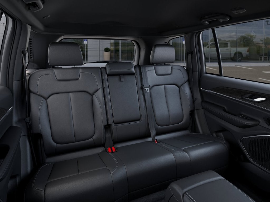 2027 Jeep Grand Cherokee GRAND CHEROKEE LIMITED 4X4