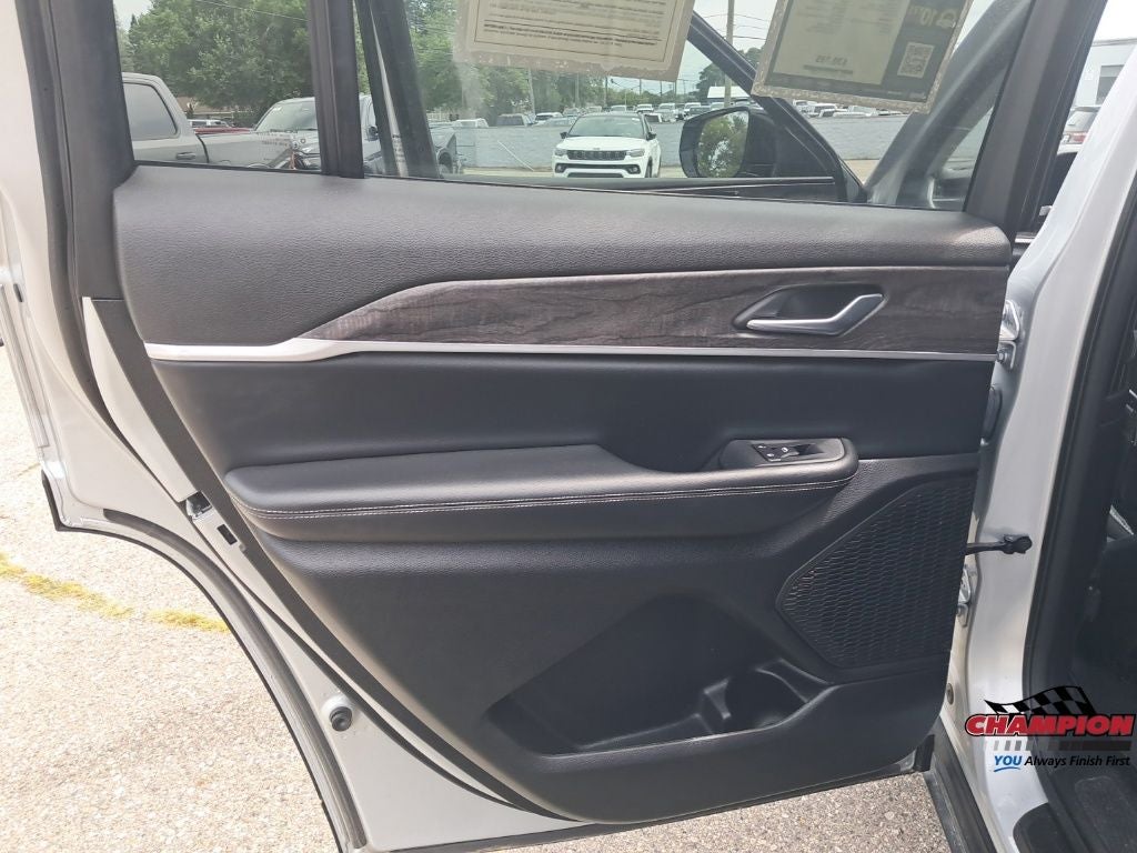 2023 Jeep Grand Cherokee L Limited 4x4