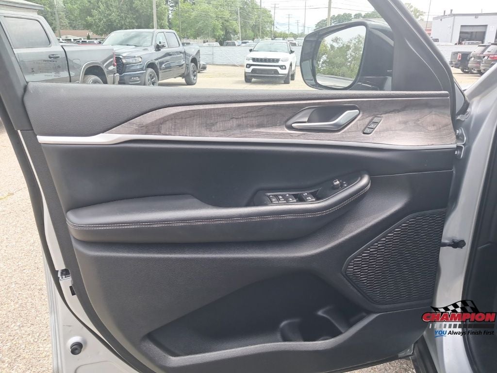 2023 Jeep Grand Cherokee L Limited 4x4