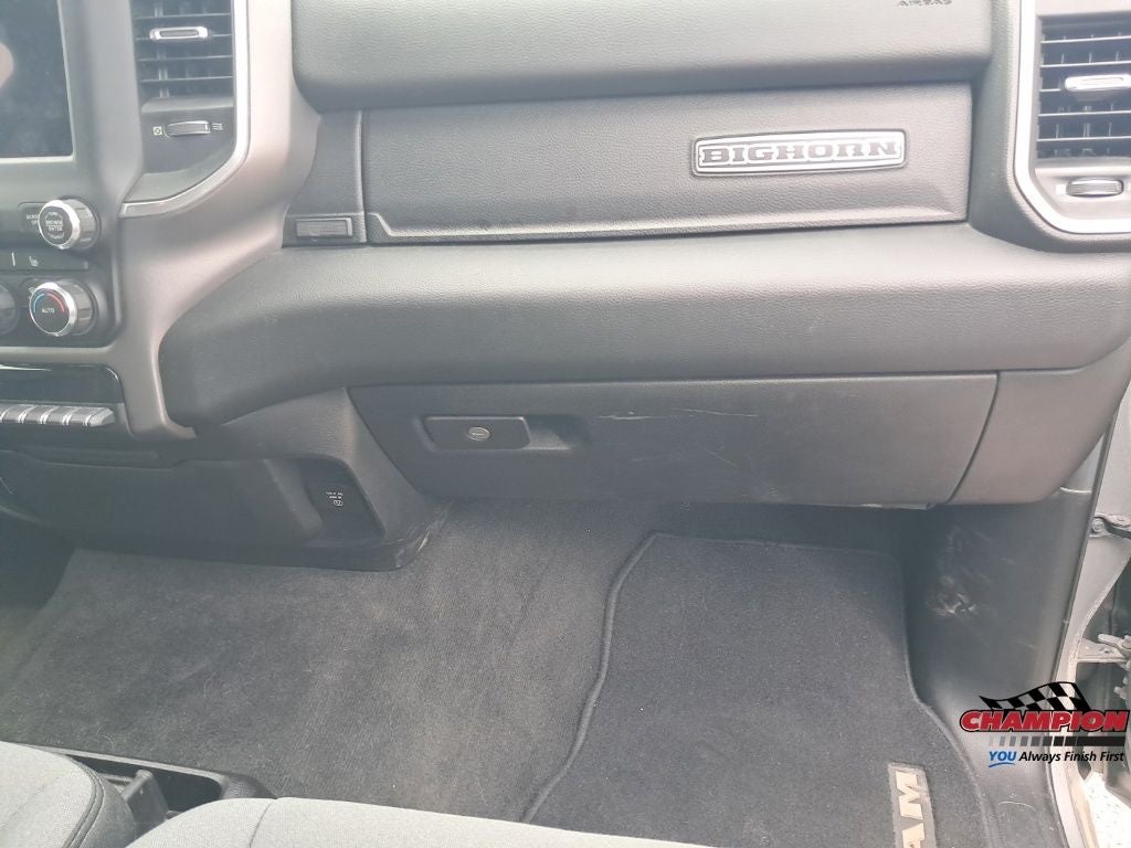 2020 RAM 1500 Big Horn Crew Cab 4x4 5'7' Box