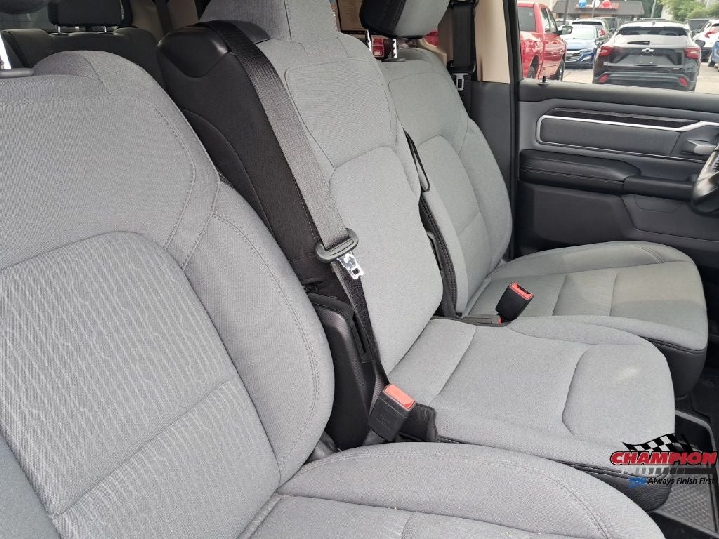 2020 RAM 1500 Big Horn Crew Cab 4x4 5'7' Box