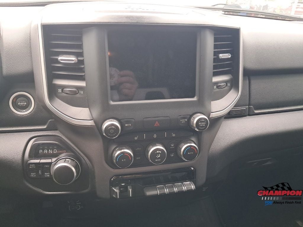 2020 RAM 1500 Big Horn Crew Cab 4x4 5'7' Box