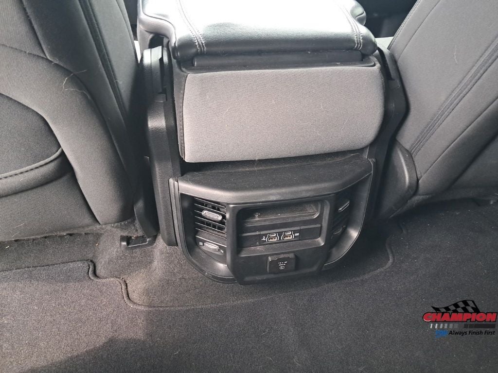 2020 RAM 1500 Big Horn Crew Cab 4x4 5'7' Box