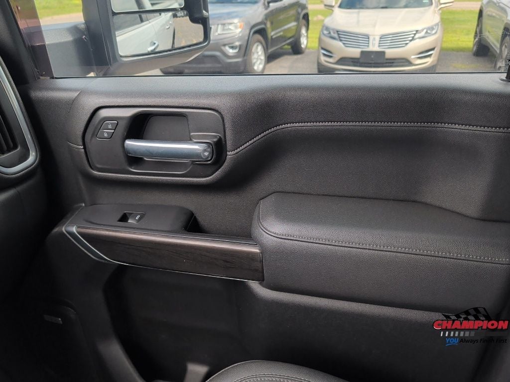 2022 Chevrolet Silverado 2500HD 4WD Crew Cab Standard Bed LTZ