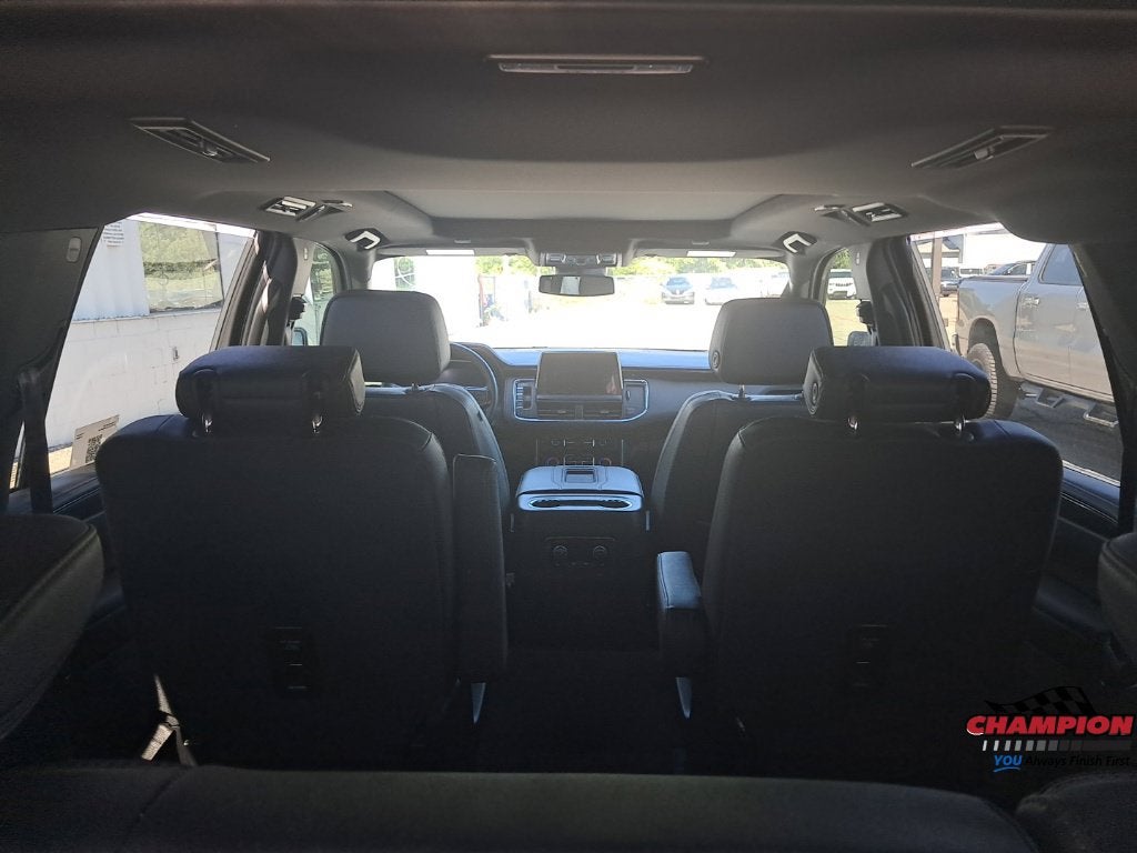 2023 Chevrolet Suburban RST