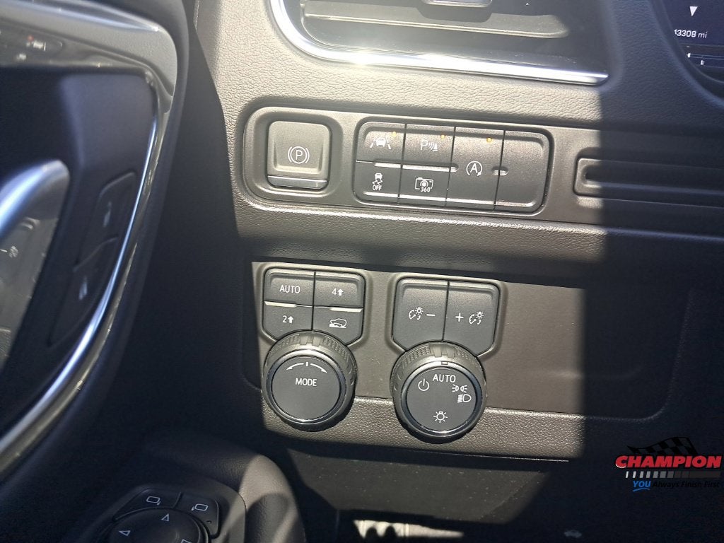 2023 Chevrolet Suburban RST