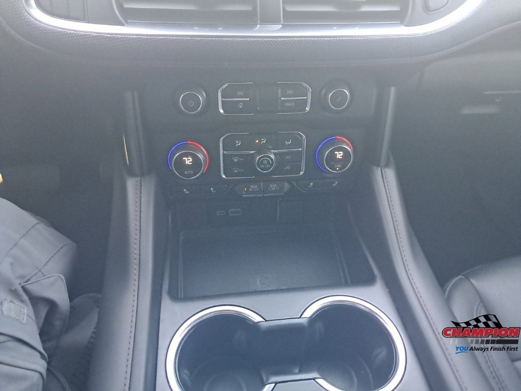 2023 Chevrolet Suburban RST