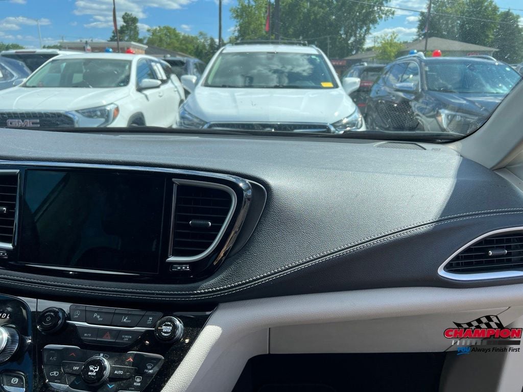 2023 Chrysler Pacifica Touring L