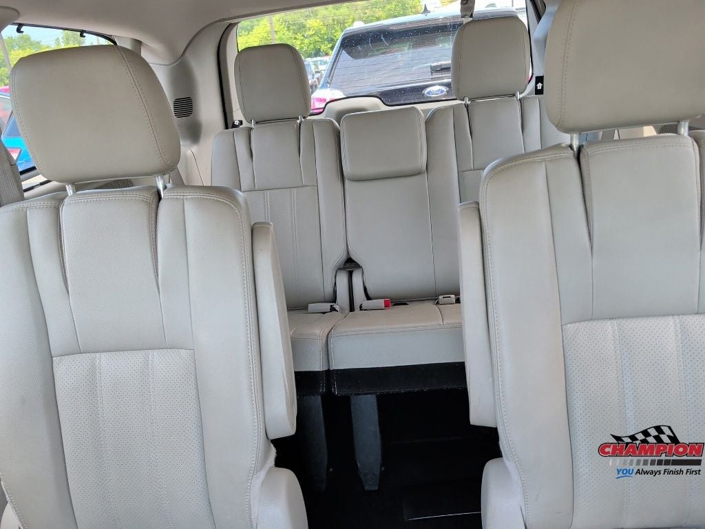 2014 Chrysler Town & Country Touring-L