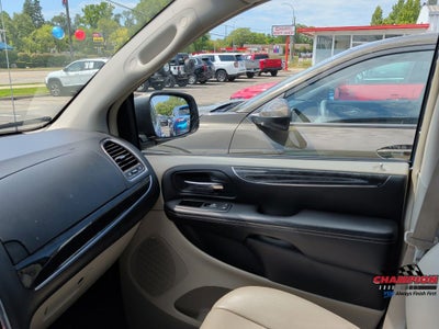 2014 Chrysler Town & Country Touring-L