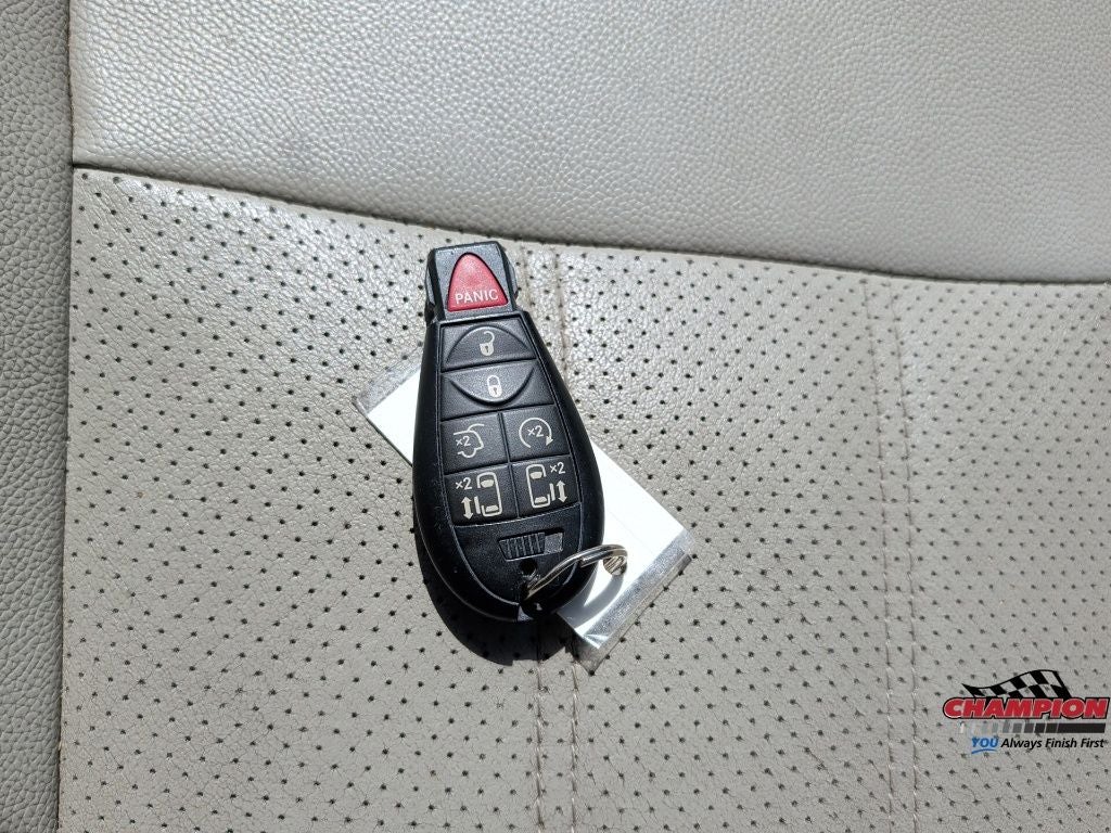 2014 Chrysler Town & Country Touring-L