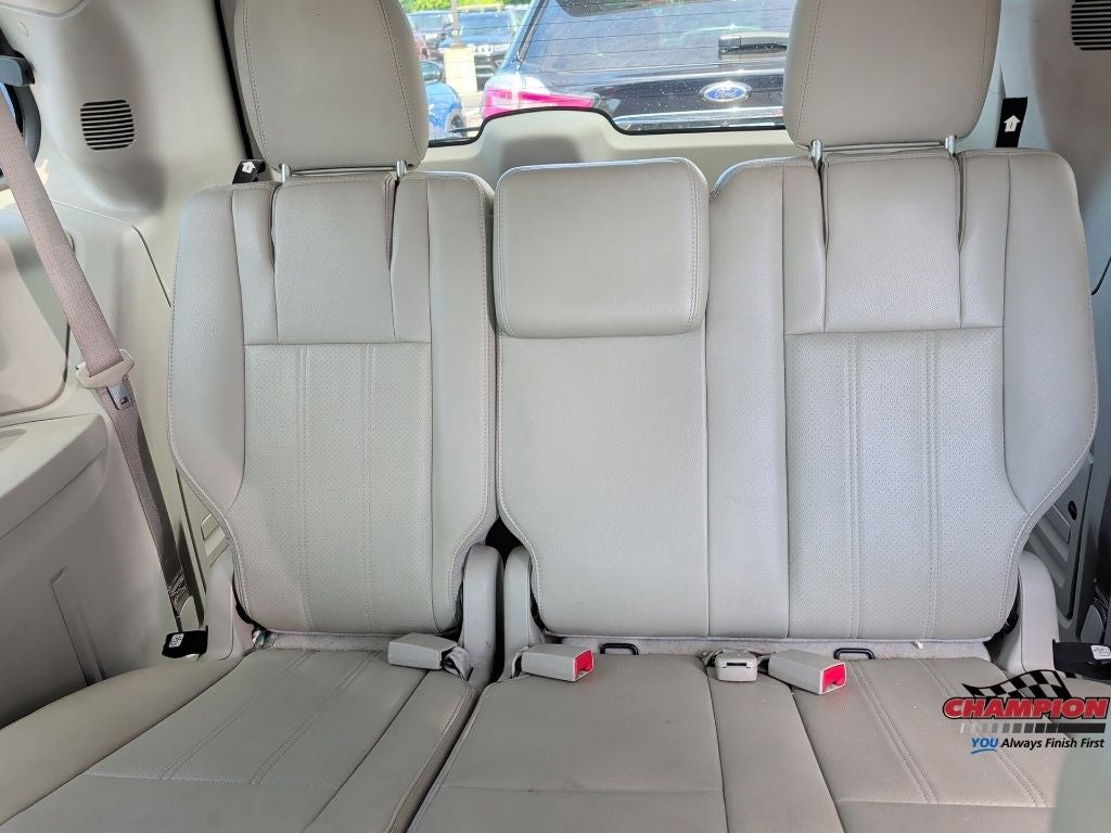 2014 Chrysler Town & Country Touring-L