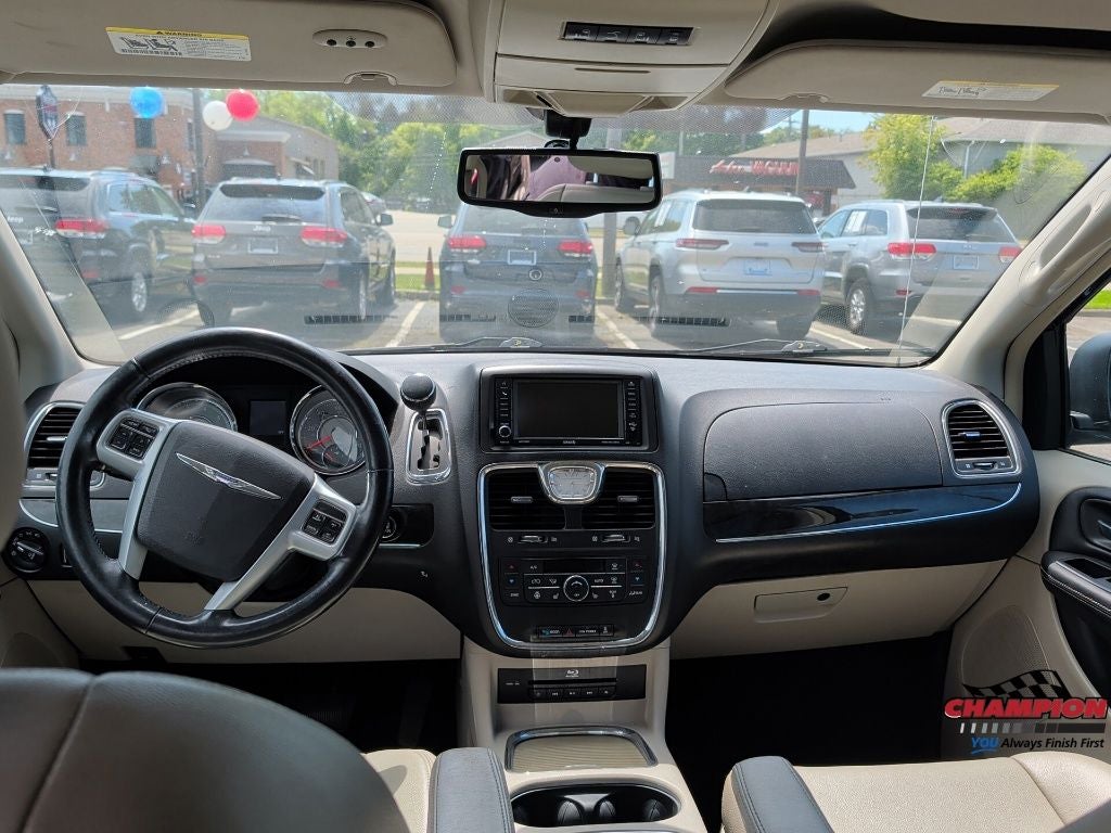 2014 Chrysler Town & Country Touring-L