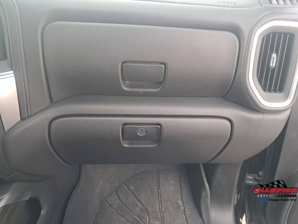 2021 Chevrolet Silverado 1500 4WD Crew Cab Short Bed RST