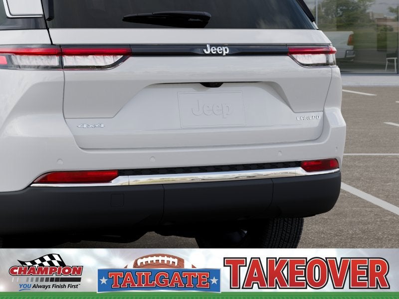 2027 Jeep Grand Cherokee GRAND CHEROKEE LAREDO X 4X4