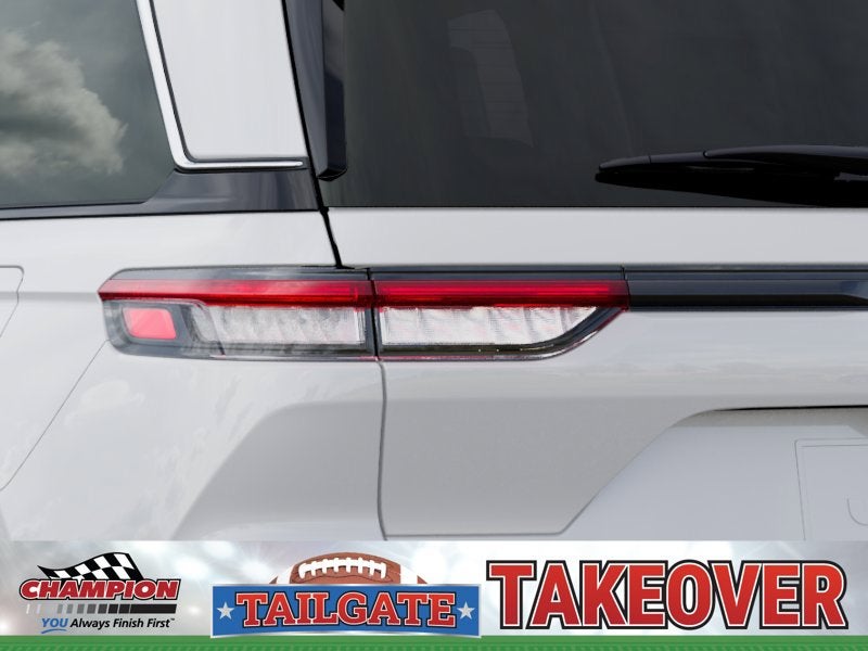 2027 Jeep Grand Cherokee GRAND CHEROKEE LAREDO X 4X4