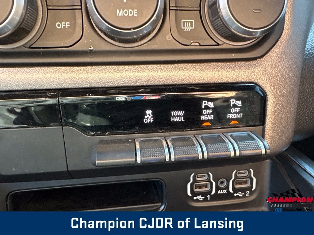 2020 RAM 1500 Big Horn Crew Cab 4x4 5'7' Box