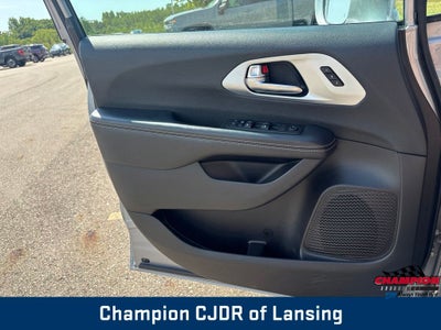 2020 Chrysler Pacifica Touring L