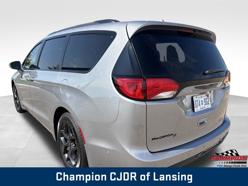 2020 Chrysler Pacifica Touring L