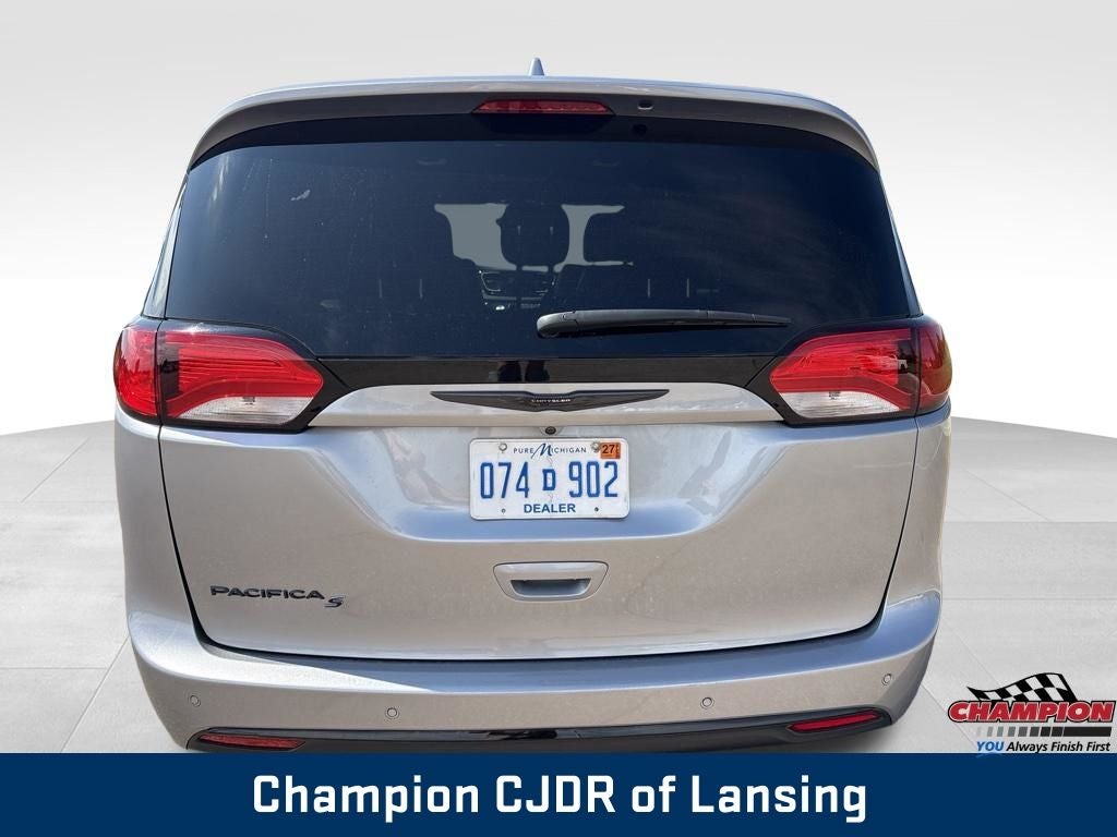 2020 Chrysler Pacifica Touring L