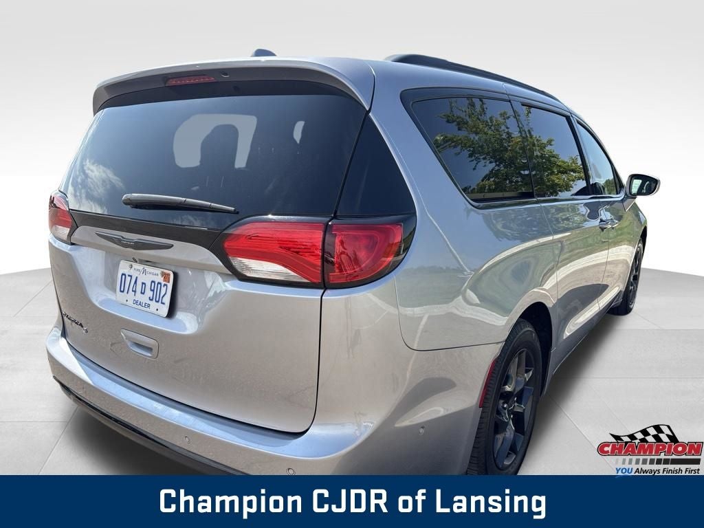 2020 Chrysler Pacifica Touring L