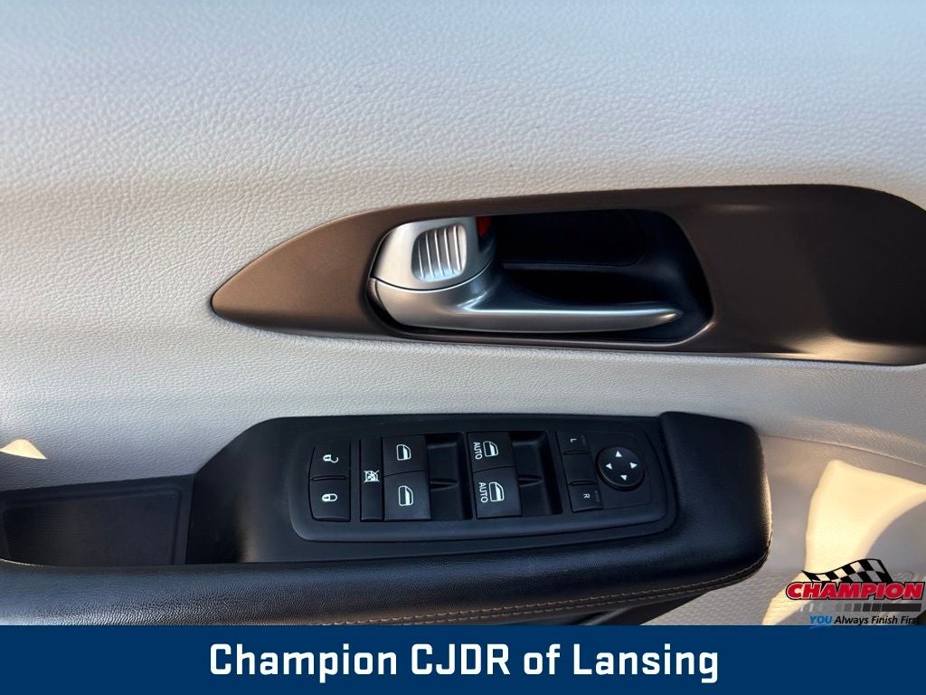 2017 Chrysler Pacifica Touring-L