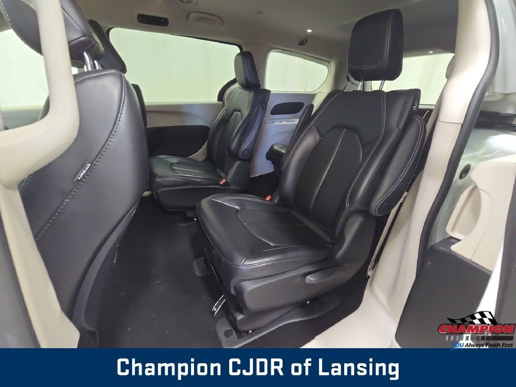 2023 Chrysler Pacifica Hybrid Touring L