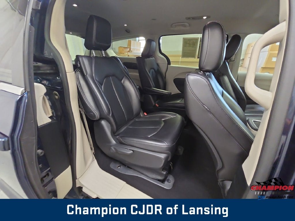 2023 Chrysler Pacifica Hybrid Touring L