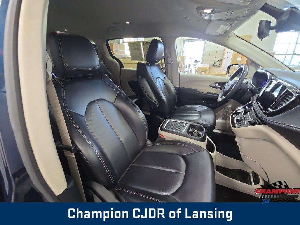 2023 Chrysler Pacifica Hybrid Touring L