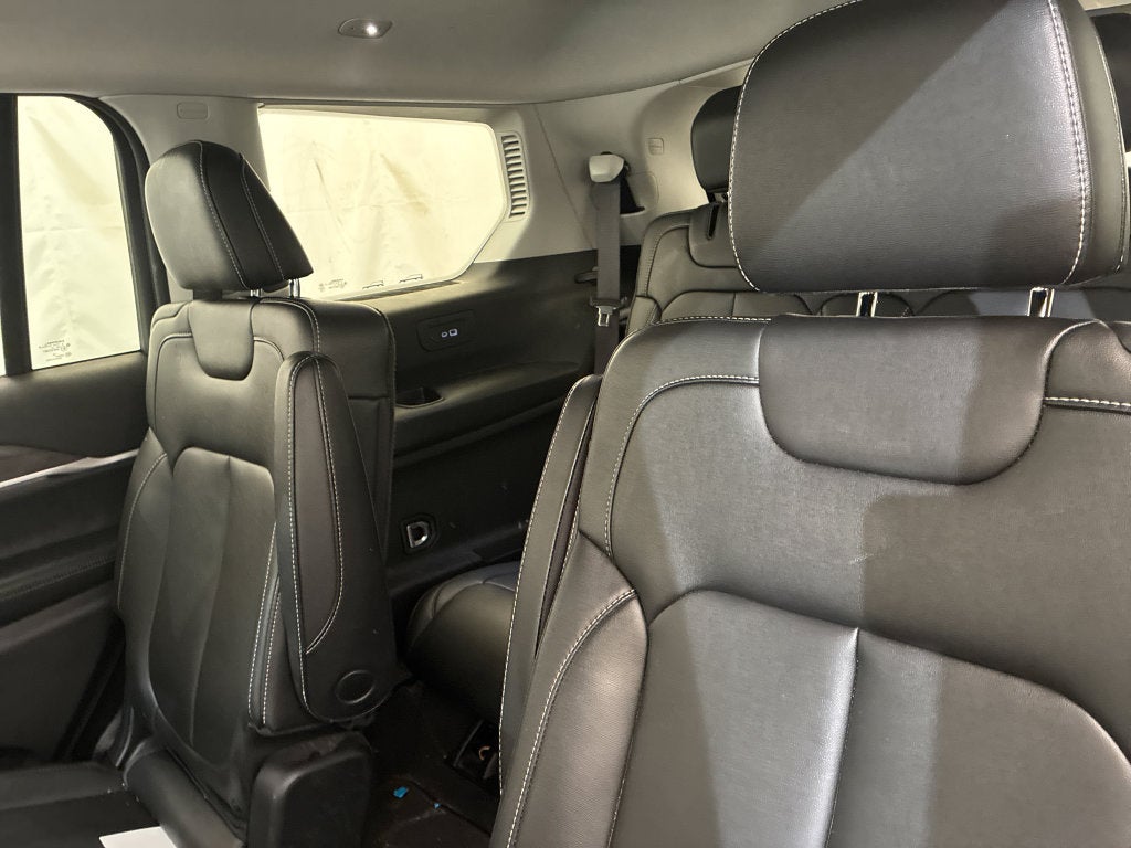 2023 Jeep Grand Cherokee Laredo 4x4