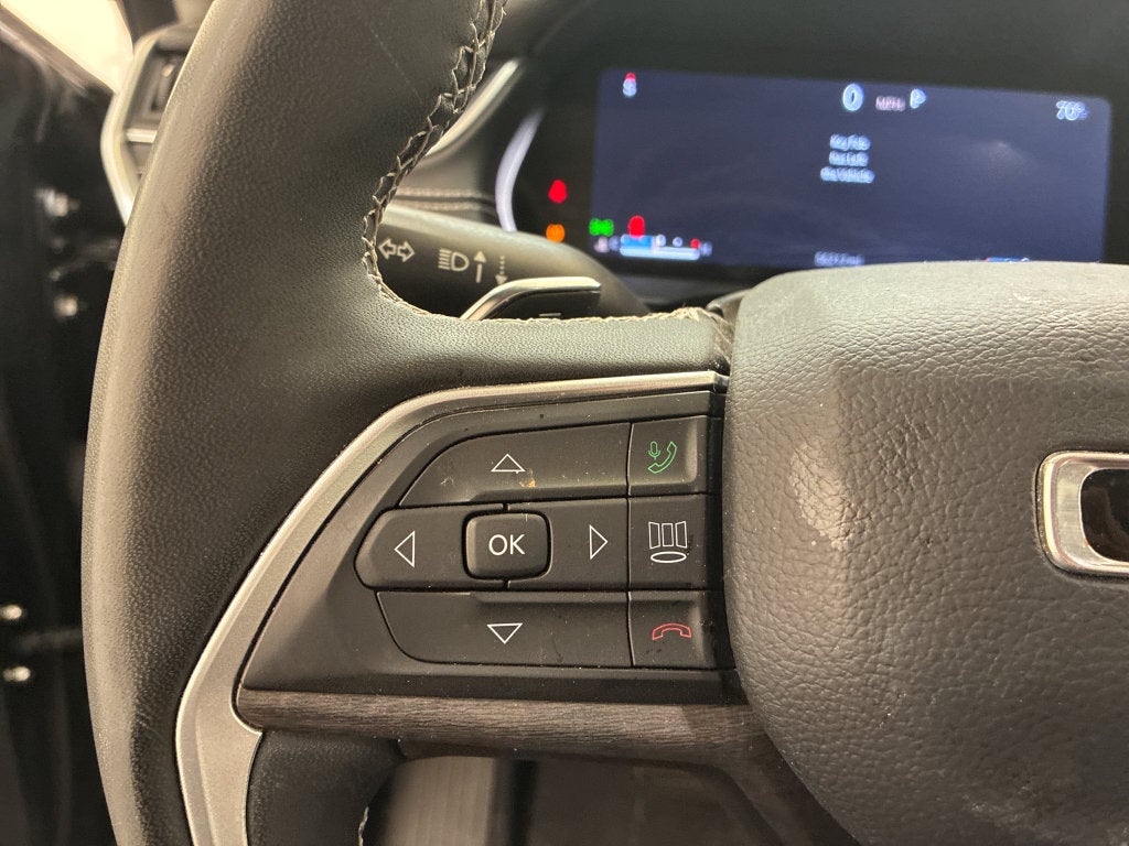 2023 Jeep Grand Cherokee Laredo 4x4