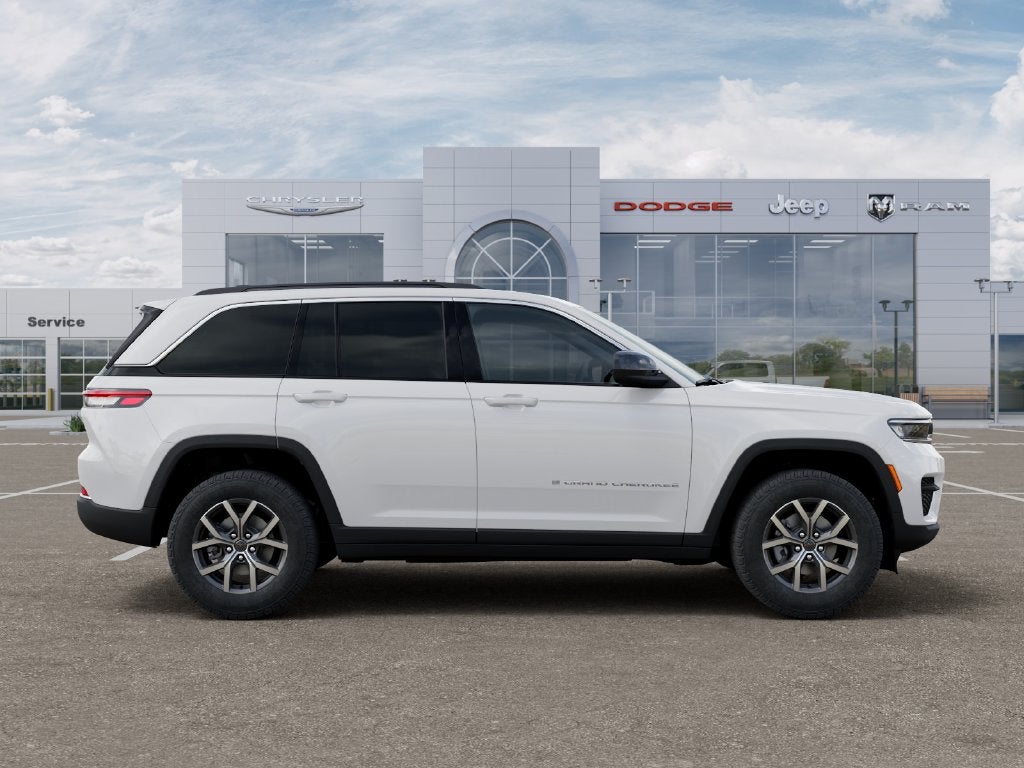 2027 Jeep Grand Cherokee GRAND CHEROKEE LAREDO X 4X4