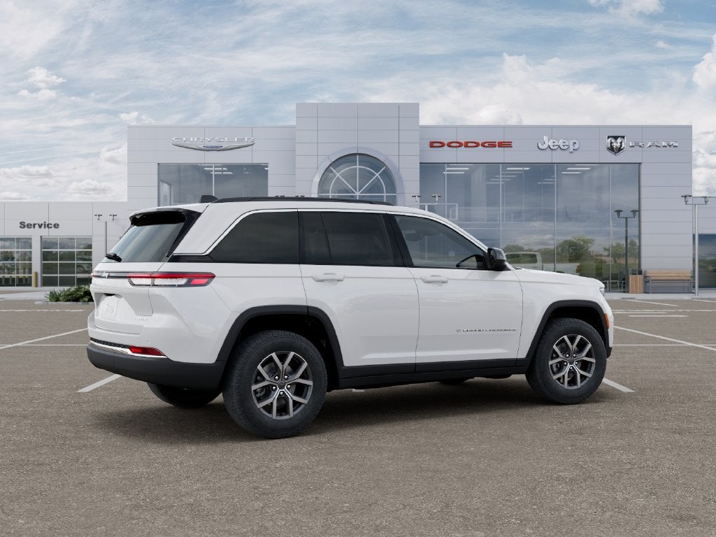 2027 Jeep Grand Cherokee GRAND CHEROKEE LAREDO X 4X4