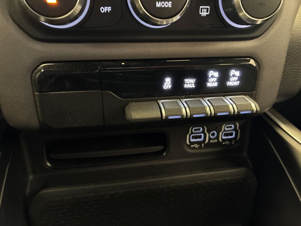2022 RAM 1500 Big Horn Crew Cab 4x4 6'4' Box