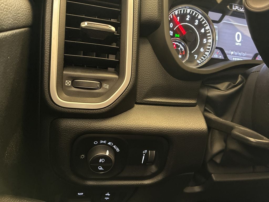 2022 RAM 1500 Big Horn Crew Cab 4x4 6'4' Box