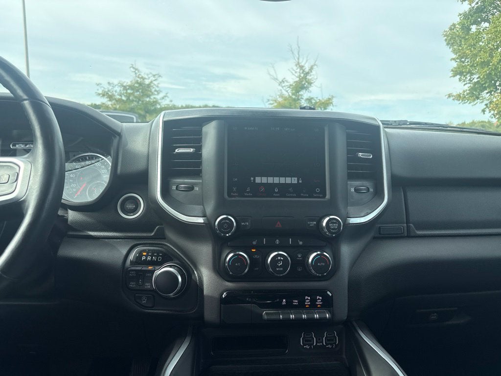 2020 RAM 1500 Big Horn Crew Cab 4x4 5'7' Box
