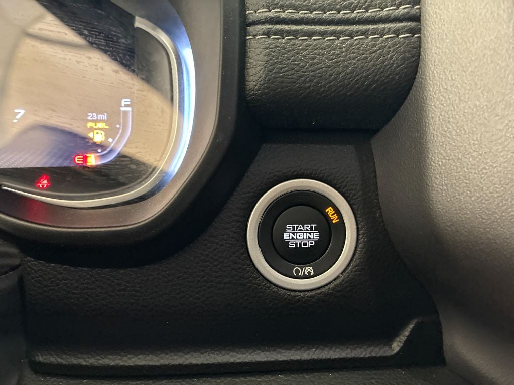 2023 RAM 1500 Laramie Crew Cab 4x4 5'7' Box