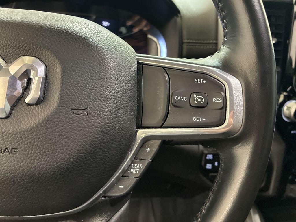 2023 RAM 1500 Laramie Crew Cab 4x4 5'7' Box