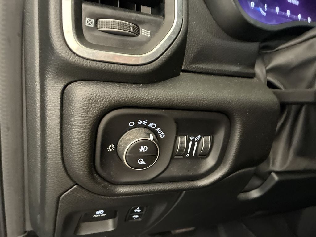 2023 RAM 1500 Laramie Crew Cab 4x4 5'7' Box