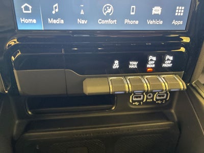 2024 RAM 1500 Laramie Crew Cab 4x4 5'7' Box