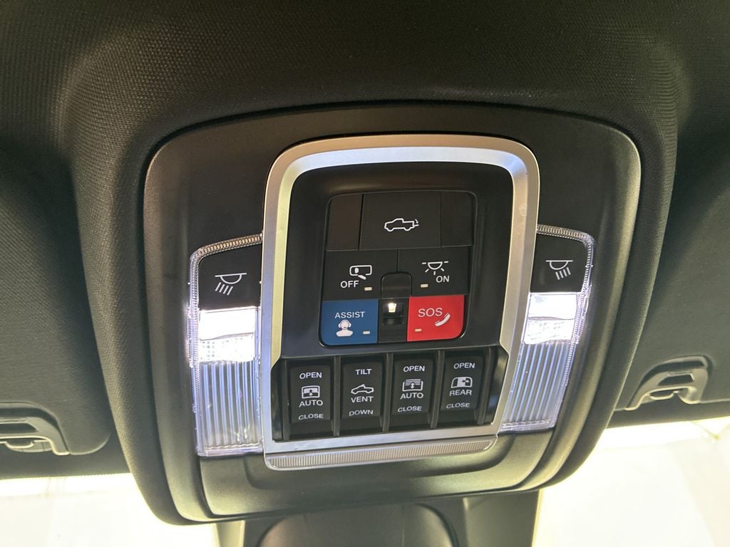2024 RAM 1500 Laramie Crew Cab 4x4 5'7' Box