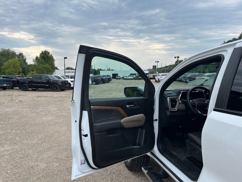 2023 GMC Canyon 4WD Denali