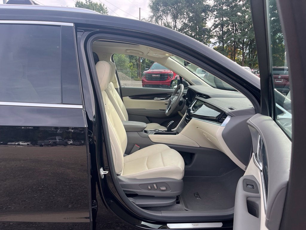 2025 Cadillac XT6 Premium Luxury