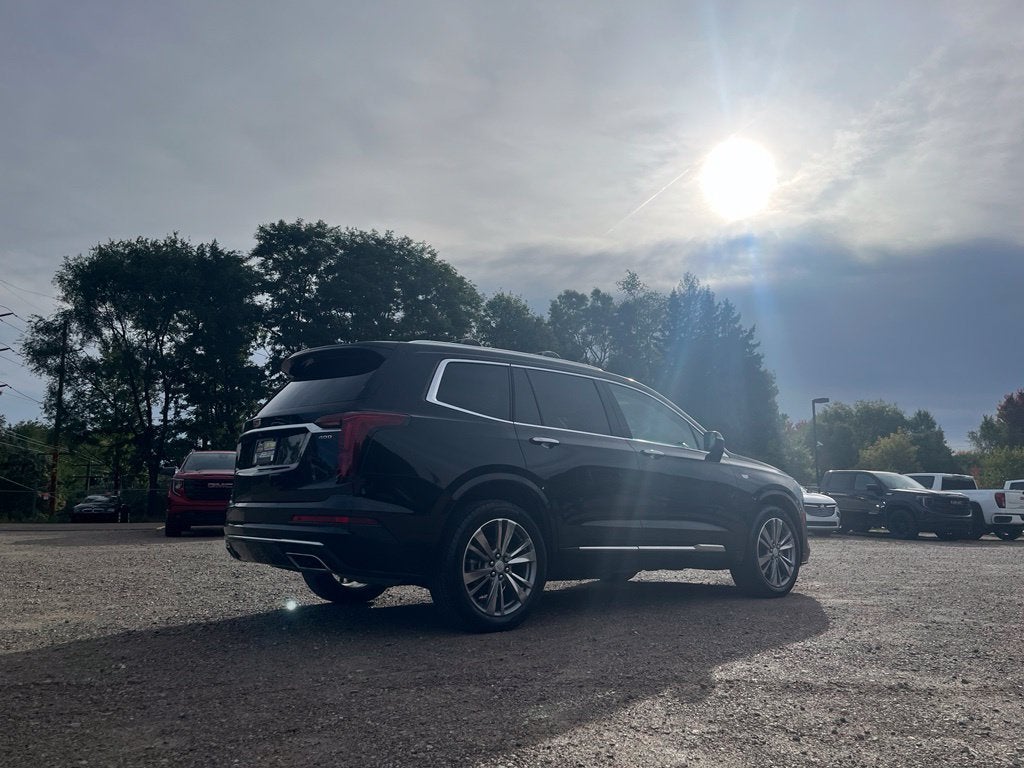 2025 Cadillac XT6 Premium Luxury