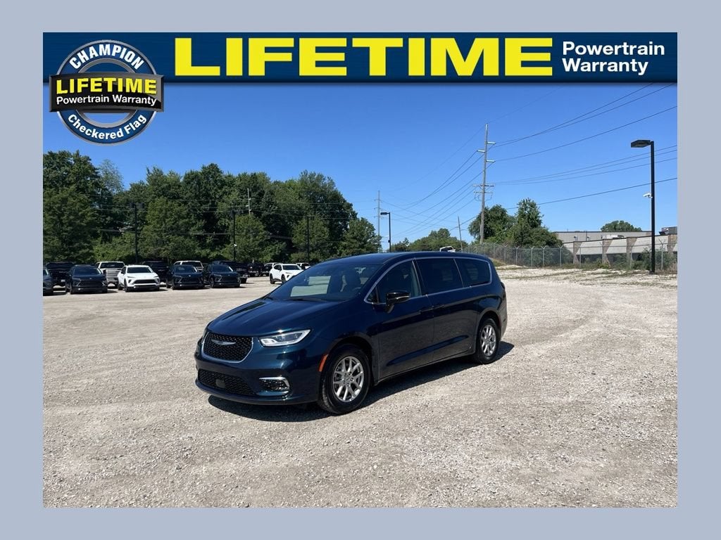 2025 Chrysler Pacifica Select