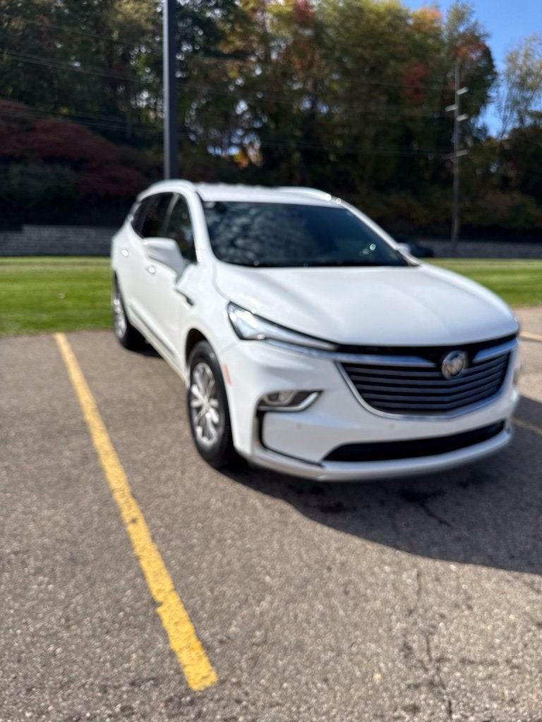 2022 Buick Enclave Essence