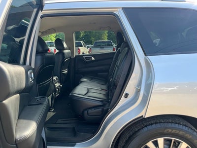 2020 Nissan Pathfinder SL