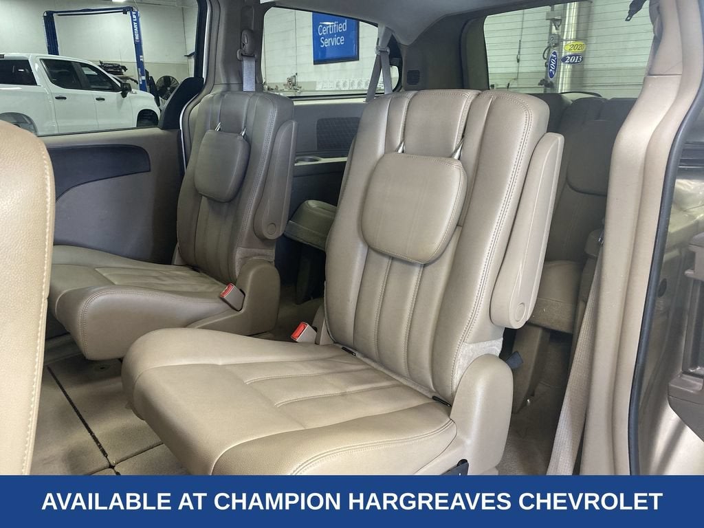 2013 Chrysler Town & Country Touring