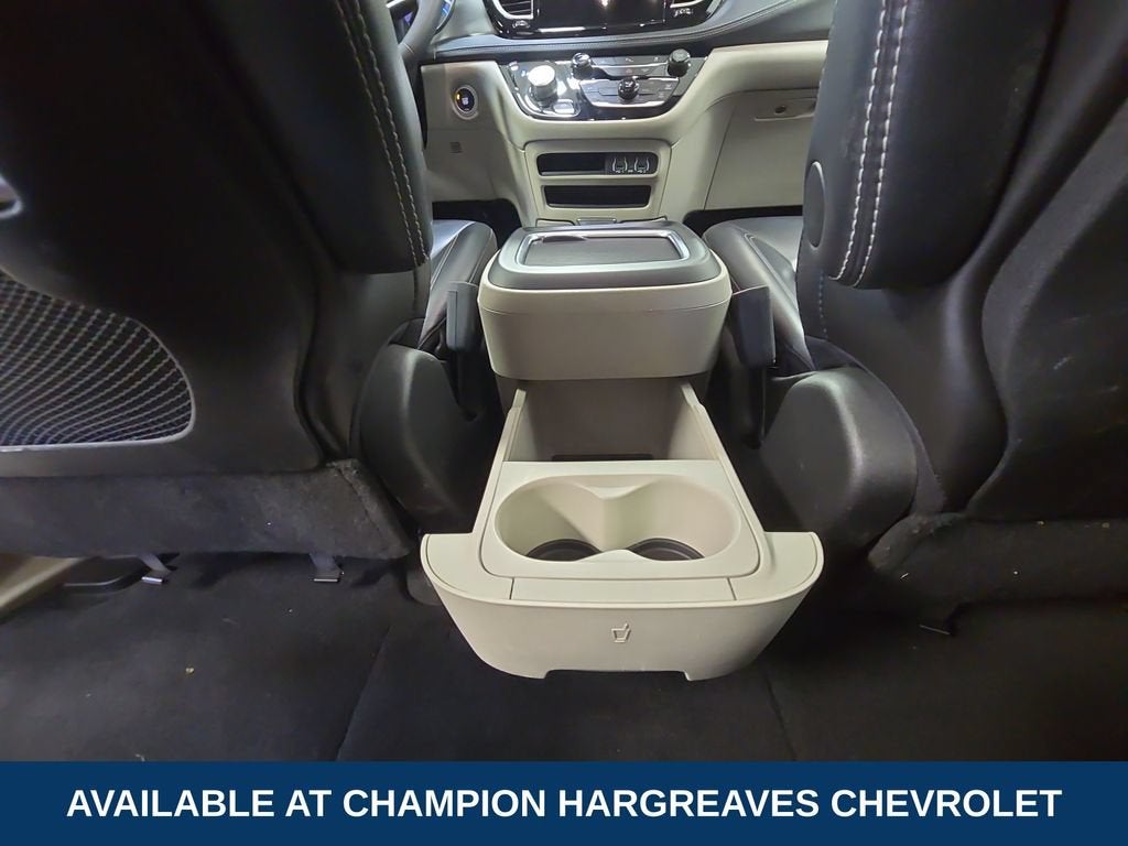 2023 Chrysler Pacifica Hybrid Touring L