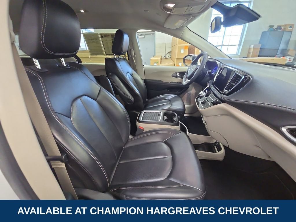 2023 Chrysler Pacifica Hybrid Touring L